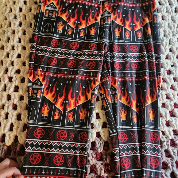 Too Fast Pants - Too Fast Red and Black Pentagram Leggings